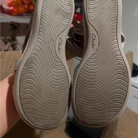 Clarks Women's Sandals - Cream - Picture 8 of 16